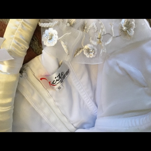 ⭐Princess Style Wedding dress by Xcite - Picture 8 of 9